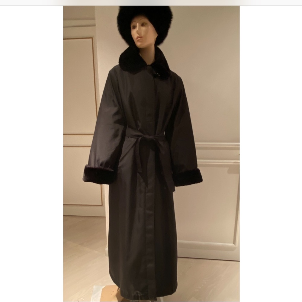 Women winter coat.(hat is not included)